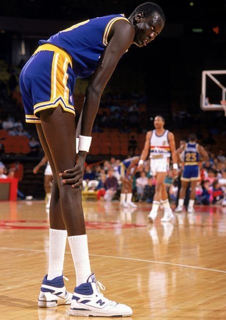 Cel mai inalt jucator din istoria NBA! Are 231 cm, cat Ghita Muresan! FOTO:_4