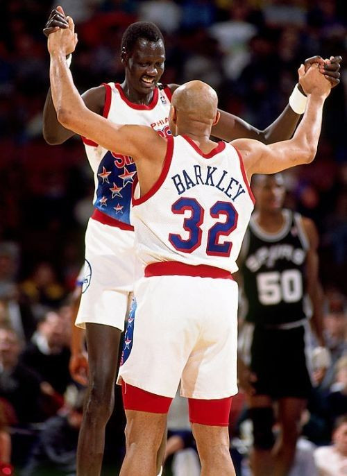 Cel mai inalt jucator din istoria NBA! Are 231 cm, cat Ghita Muresan! FOTO:_5