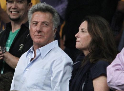 Charlize Theron in tribuna la finala: Lakers a castigat primul meci al finalei NBA: 102-89 cu Boston Celtics! VIDEO_11