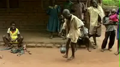 TULBURATOR! De-asta fotbalul e unic! Video emotionant despre cum schimba o minge viata oamenilor!