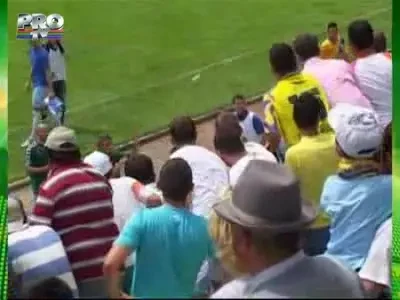 VIDEO / BATAIE pentru promovare! Jucatorii Chiajnei erau sa fie linsati la Ploiesti: