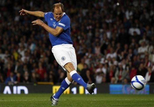 VIDEO Albii nu stiu sa sara, dar pot sa inscrie! Woody Harrelson, erou la 11 metri! Vezi ce show a facut cu Zidane!_3