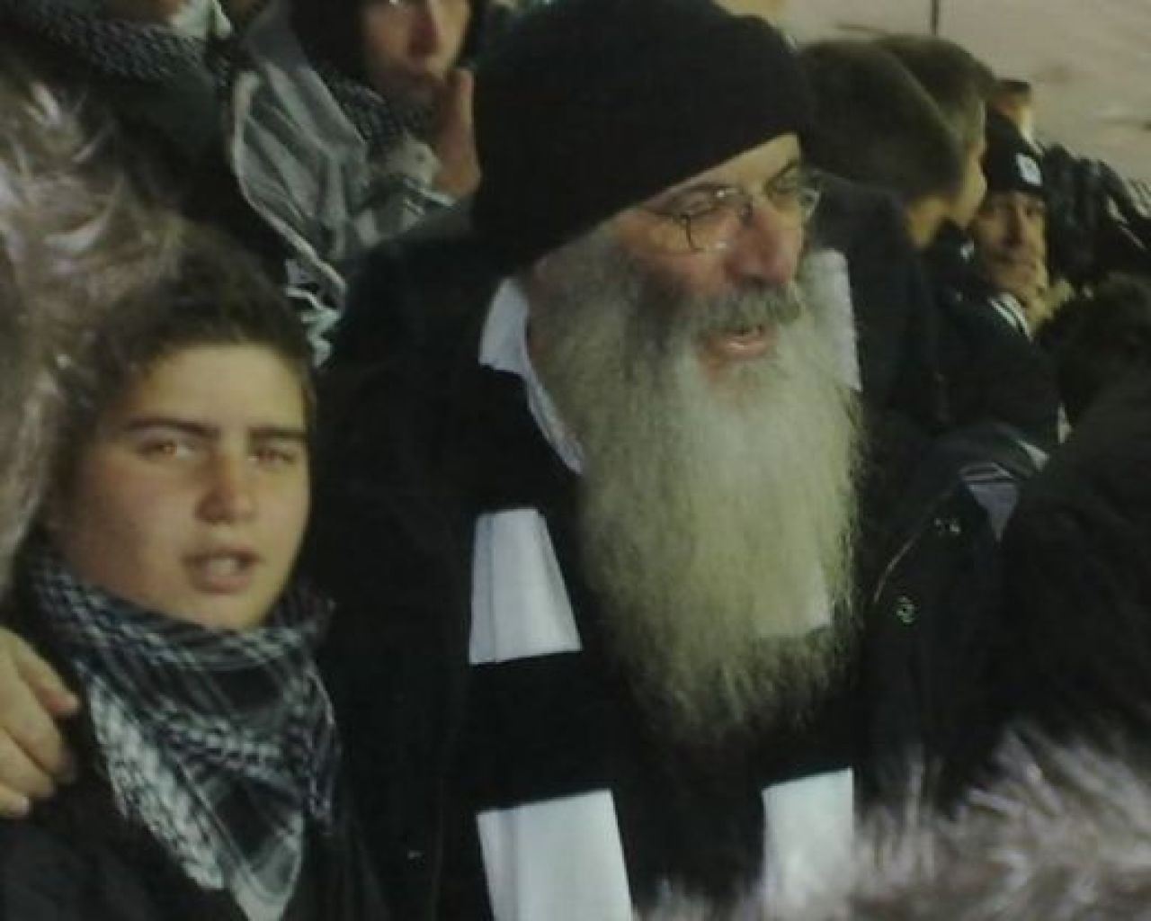 Preotul ULTRAS al lui PAOK Salonic a fost pedepsit de Biserica pentru huliganism! VIDEO_3