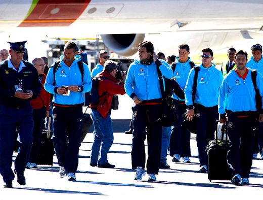 FOTO si VIDEO: Au venit cu totii sa-l vada pe Ronaldo! Nebunie la antrenamentul Portugaliei!_17