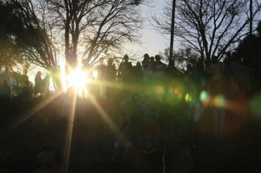 FOTO si VIDEO: Au venit cu totii sa-l vada pe Ronaldo! Nebunie la antrenamentul Portugaliei!_38