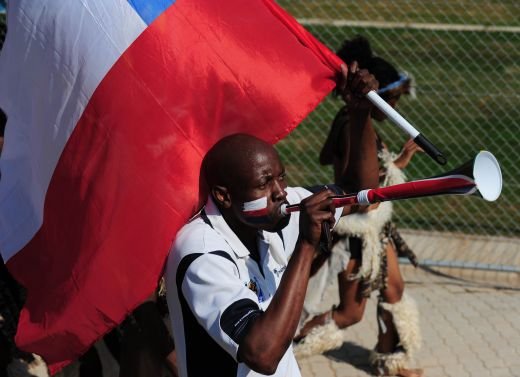 Welcome to Africa! In sanii goi si cu vuvuzele! Asa sunt suporterii de la Cupa Mondiala!_7