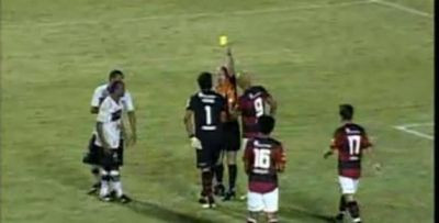 N-a stiut sa traduca decizia FIFA! Un arbitru a interzis paradinha in Brazilia! VIDEO: