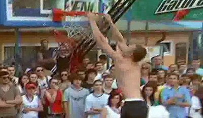 Super slam-dunkuri la Bucuresti: vezi cele mai tari lovituri!&nbsp;