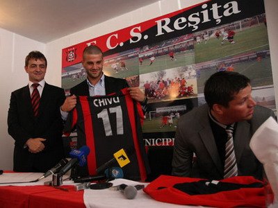 VIDEO / Chivu a oprit circulatia in&nbsp;Resita:&nbsp; Dupa accidentare puteam sa nu mai fiu printre oameni!