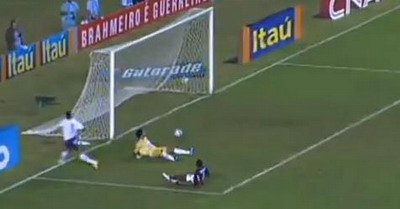 Vezi cel mai norocos gol al saptamanii! VIDEO