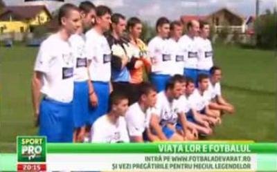 Ei se vor bate cu Echipa Legendelor! Povestea siamezilor din Medias , unul stelist, altul dinamovist!