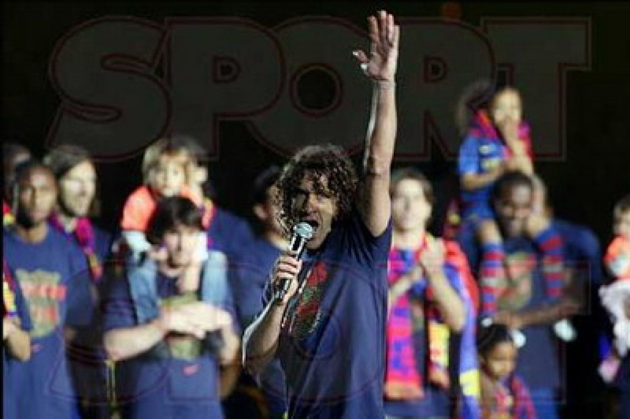 VIDEO / Emotionant! Ce mesaje le-au transmis jucatorii Barcei fanilor de pe Camp Nou:_1