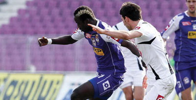 Scandal RASIST la Timisoara! Jucatorii de culoare vor sa plece! Fanii ne fac maimute!