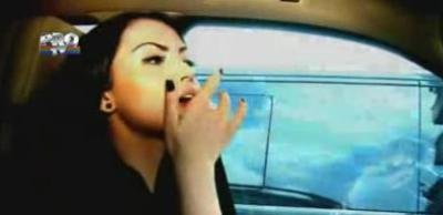 Andreea Mantea ne arata cum o trage cu spatele...in parcare! VIDEO