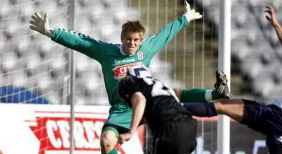 Interventie MAGNIFICA:&nbsp;trebuie sa vezi neaparat ce parada a facut acest portar!&nbsp;VIDEO: