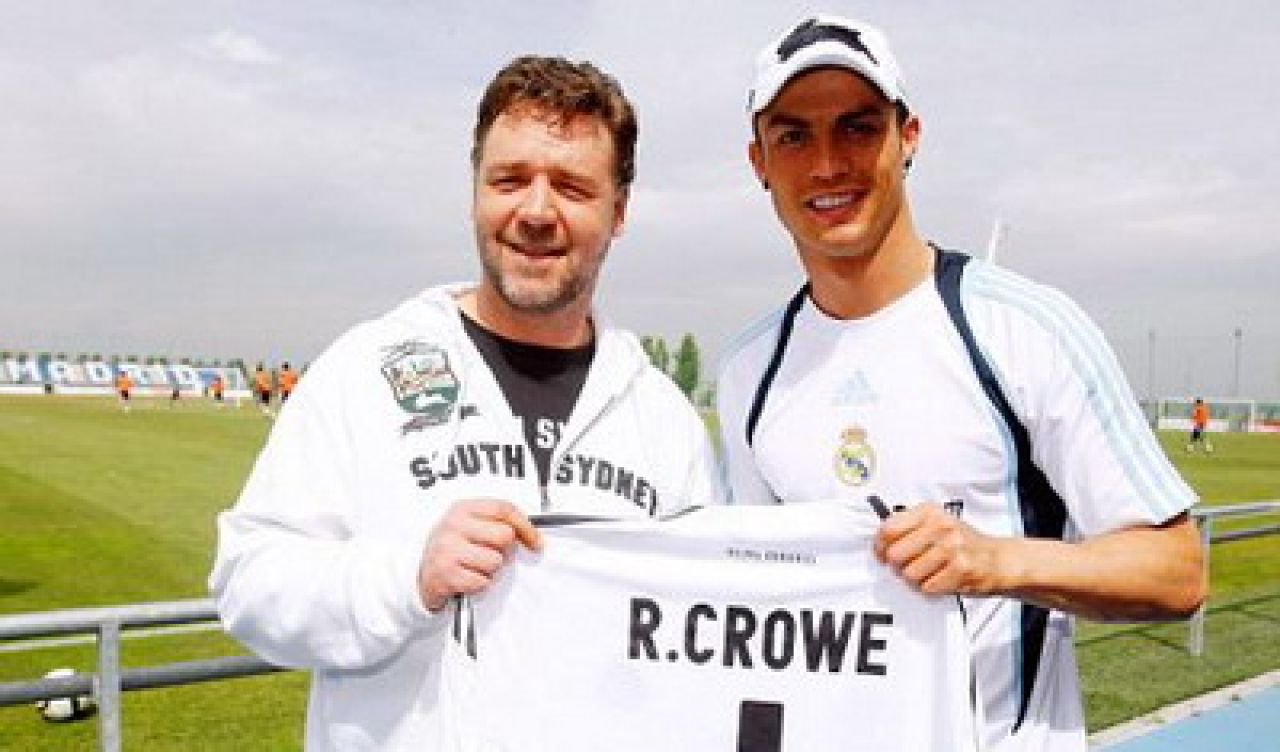 VIDEO + FOTO: GALACTIC vs GLADIATOR: Cristiano Ronaldo convins sa se dea pe rugby!_1