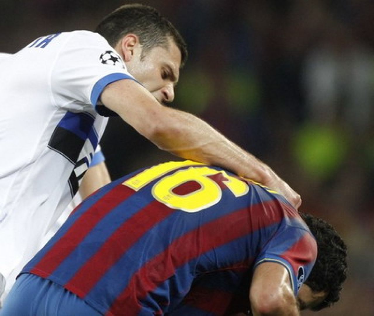 Pentru ce a fost eliminat Motta de la Inter! Vezi cum l-a luat de ceafa pe Busquets:_1