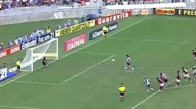 VIDEO / L-a copiat pe Zidane! Vezi cel mai LOCO penalty: