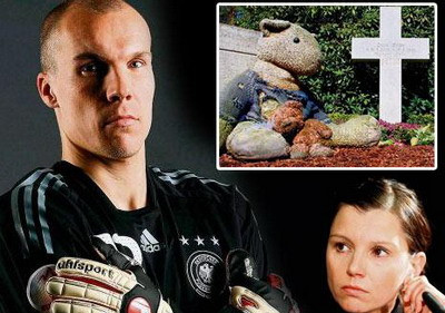 Un barbat a fost arestat dupa&nbsp;ce a urinat pe mormantul lui Robert Enke!&nbsp;