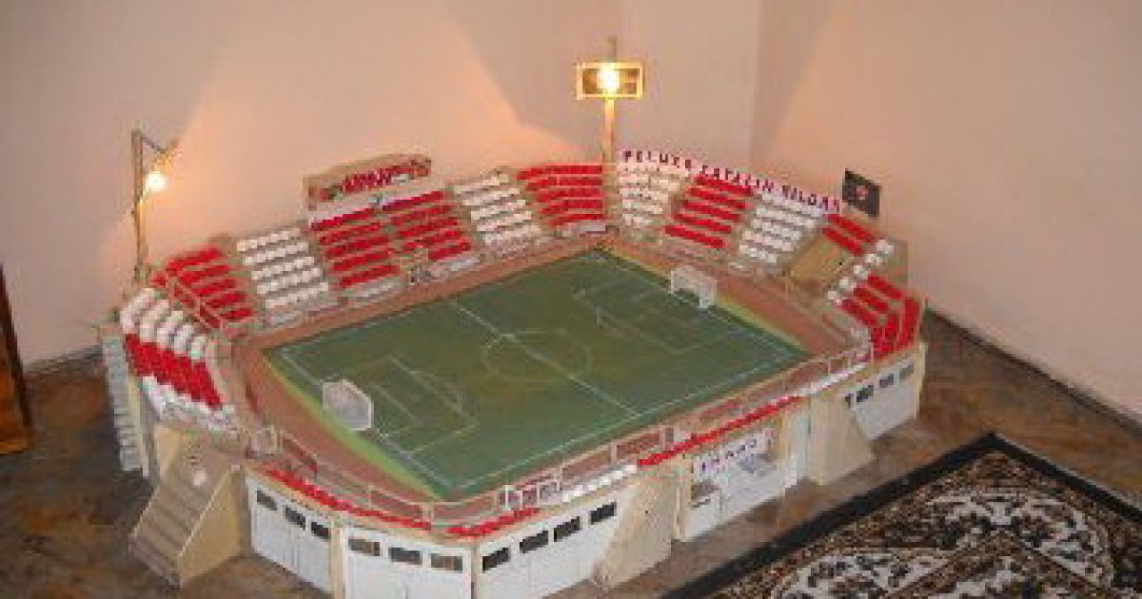 Super FOTO: Un fan a realizat o replica a stadionului Dinamo in propriul apartament :)_1