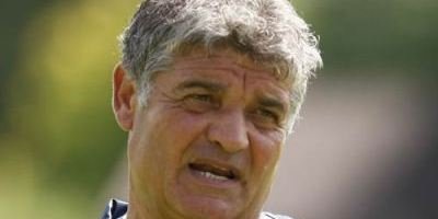 Te sustinem cat ai rezultate! Ce ii vor scanda fanii lui Andone daca pierde la Pitesti?