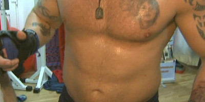 VIDEO: A dat jos burta - Zmarandescu s-a facut pachet &nbsp;pentru Local Kombat Gladiatorii!