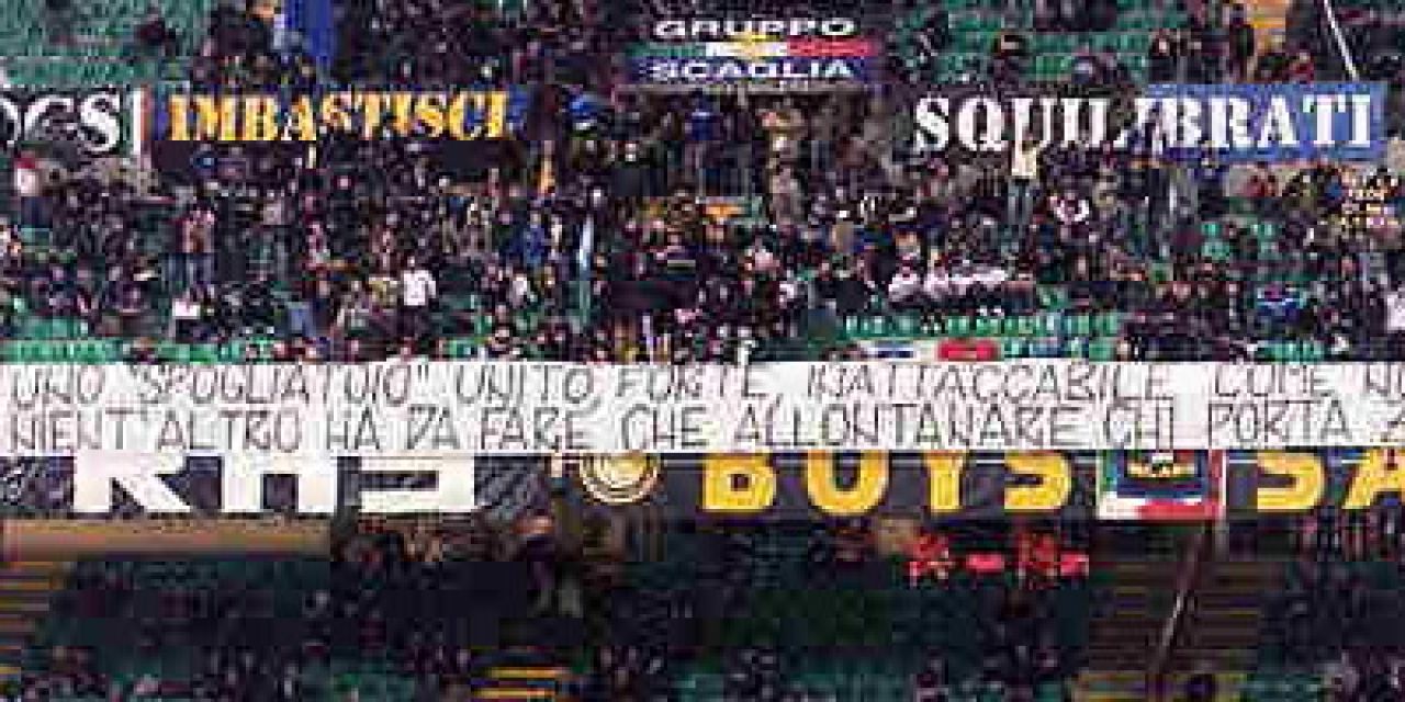 Fanii lui Inter il provoaca pe Balotelli: