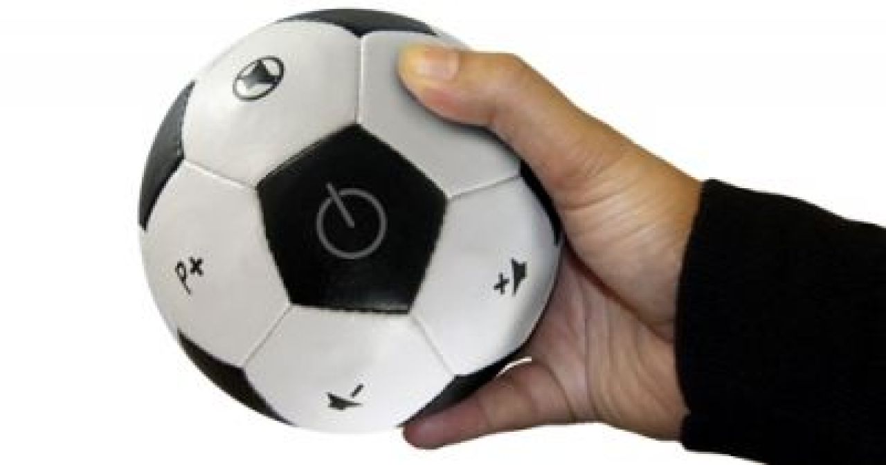 AI VAZUT ASTA? E minge de fotbal sau telecomanda? Da gol cand Steaua nu poate :)_1