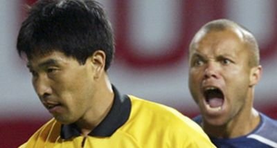 Nebunie in China! Cel mai bun arbitru risca pedeapsa cu moartea pentru blaturi!