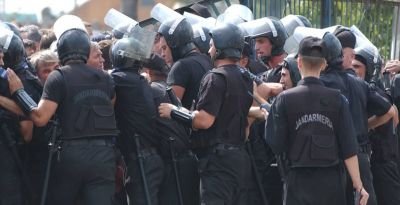 Bataie generala intre stelisti si dinamovisti pe strazi! 6 oameni dusi la Sectie!