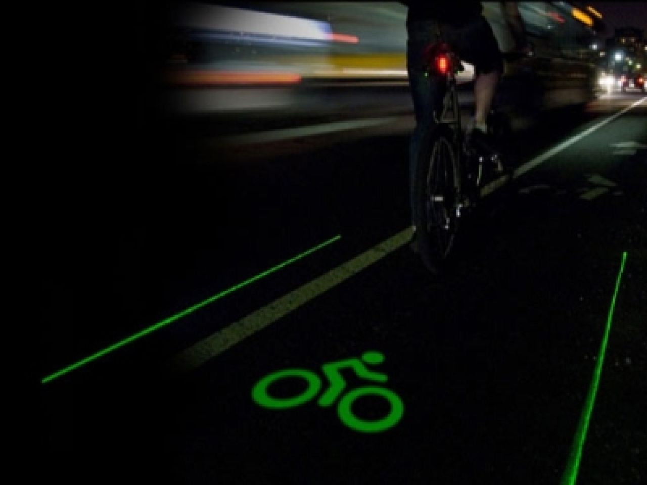 LASER FRATE! Light Lane - Prima bicicleta care-si face pista speciala pe strada! VIDEO_1