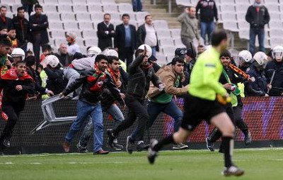 VIDEO / Se poate! Fanii au RETROGRADAT o echipa in Turcia!