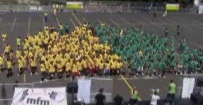 VIDEO N-ai mai vazut asa ceva! Cum se joaca fotbalul in echipe de cate 225 de oameni! :)
