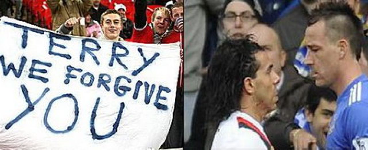 Fanii il iarta, Tevez ii sare la gat: