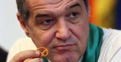 Becali: O sa ii intreb pe sefii de galerie ce facem cu Baciu! &nbsp;VEZI&nbsp;ce zice Baciu: