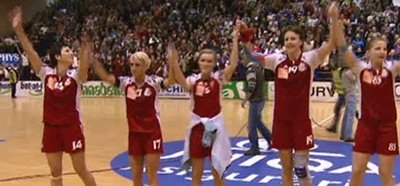 VIDEO&nbsp;Lacrimi si hora bucuriei la Valcea! Oltchim, spre semifinale!