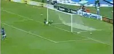 VIDEO&nbsp;Steaua ia lectii de aparare din Brazilia!&nbsp;Vezi super salvare!