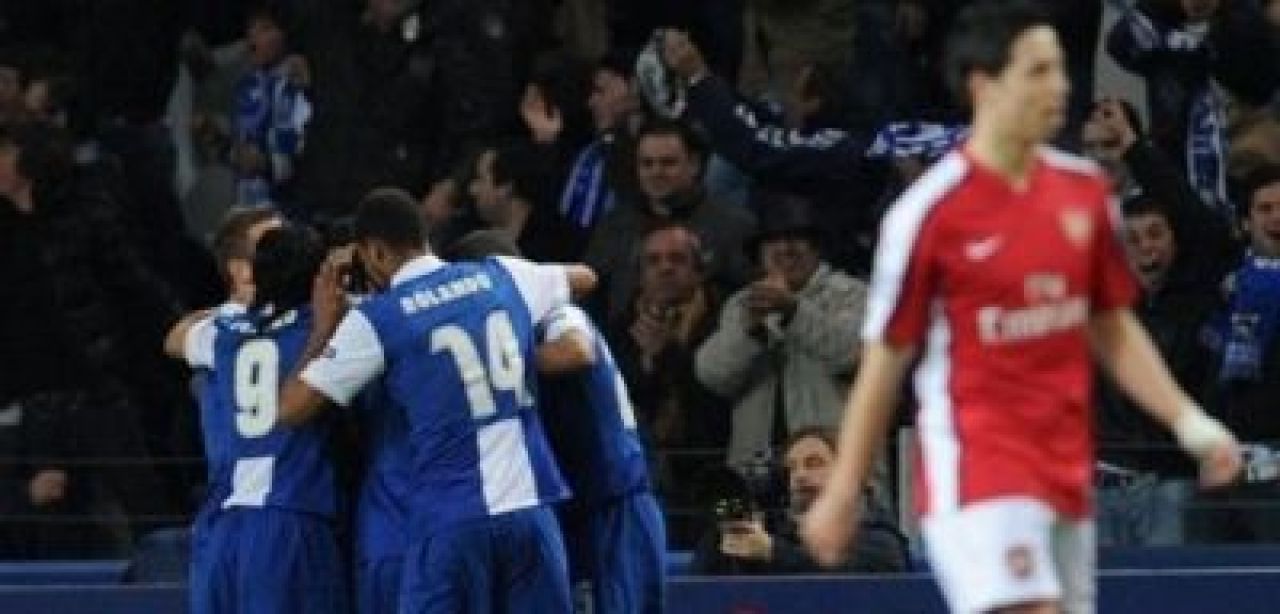 Cum sa te bati singur :) Arsenal isi da autogol si pierde la Porto cu 2-1! Vezi rezumat_1