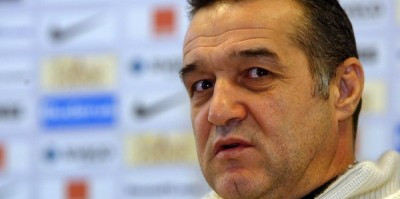 Becali nu renunta la arbitrii straini: Scrisoarea de la UEFA&nbsp;nu are nicio valoare!