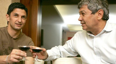 Razvan implineste 41 de ani! M. Lucescu: Cadou ii fac tot timpul, nu doar de ziua lui!