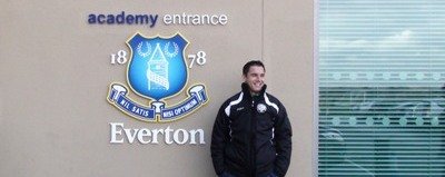 FOTO / Unirea s-a aliat cu Everton: Nu stim cine e Unirea, dar tinem cu ei daca au meci cu Liverpool