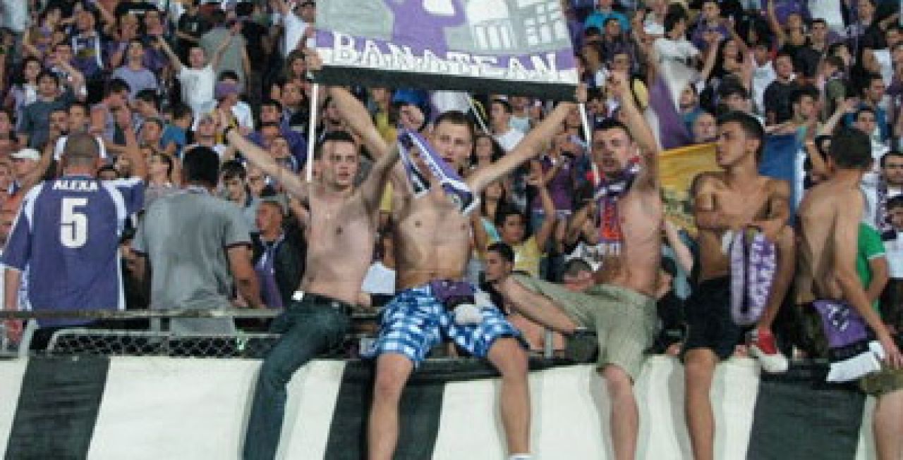 Meciul suporterilor! Care este cel mai tare banner al unei galerii din Romania? _1