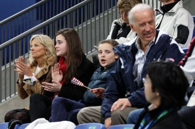 Doua sportive din delegatia SUA au fost ranite in timp ce calatoreau in convoiul lui Joe Biden!