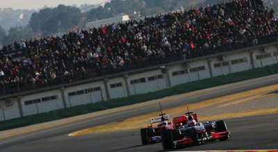 VIDEO Alonso e ZEU: a strans 36.000 de oameni la primul test cu Ferrari!