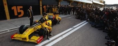 FOTO! Vezi cum va arata monopostul Renault F1 in 2010!