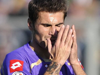 INCREDIBIL! Mutu, dopat de mama lui!