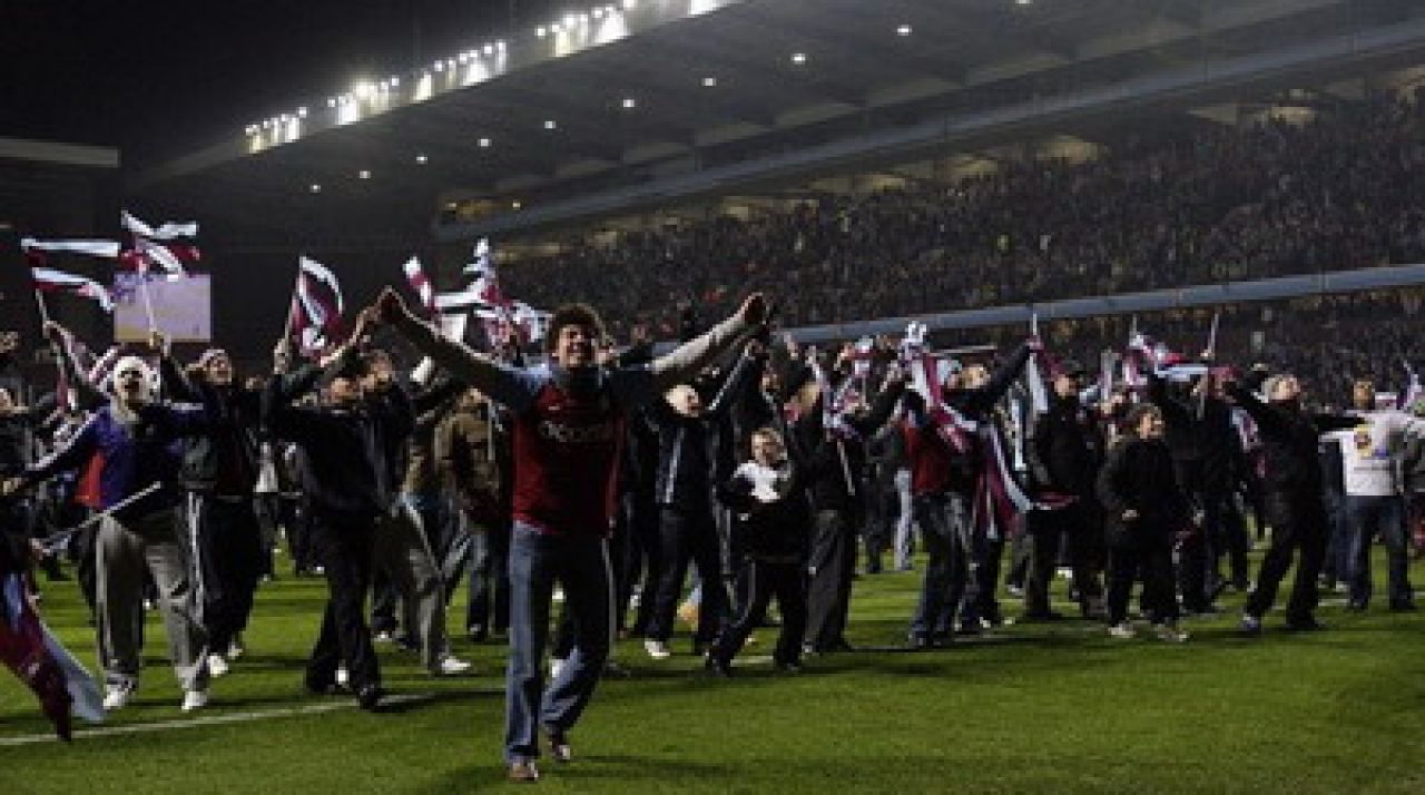 VIDEO Super gol din foarfeca in Aston Villa 6-4 Blackburn! Fanii lui Villa au invadat terenul! _1