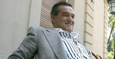 Kapetanos pleaca, doar daca&nbsp;aduc alt atacant! Vezi noua strategie a Stelei!