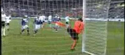 VIDEO! Panica la Chelsea! Cech, aproape de tragedie dupa ce s-a izbit cu capul de bara!
