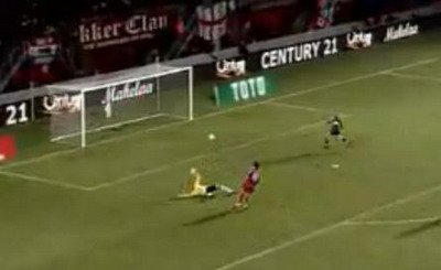 GAFA&nbsp;ZILEI:&nbsp;Pasa la adversar si scarita marca Ruiz! VIDEO:&nbsp;Twente 3-0 Helmond!